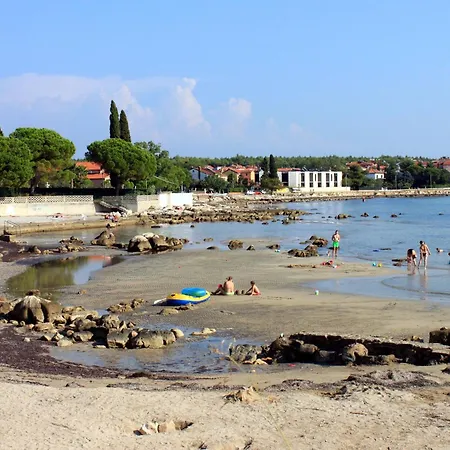 With Parking Space Zambratija, Umag - 27182 Zambratija (Istria)