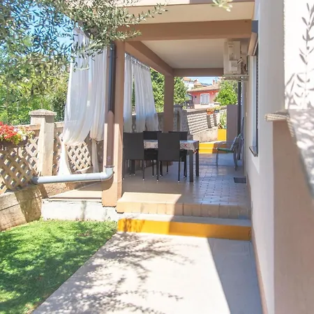 Apartman With Parking Space Zambratija, Umag - 27182