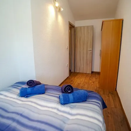 Appartement With Parking Space Zambratija, Umag - 27182