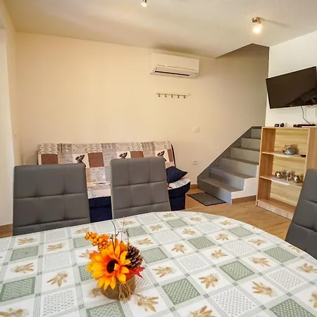 Apartman With Parking Space Zambratija, Umag - 27182 *