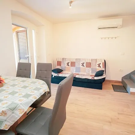 Apartman With Parking Space Zambratija, Umag - 27182 Zambratija (Istria)